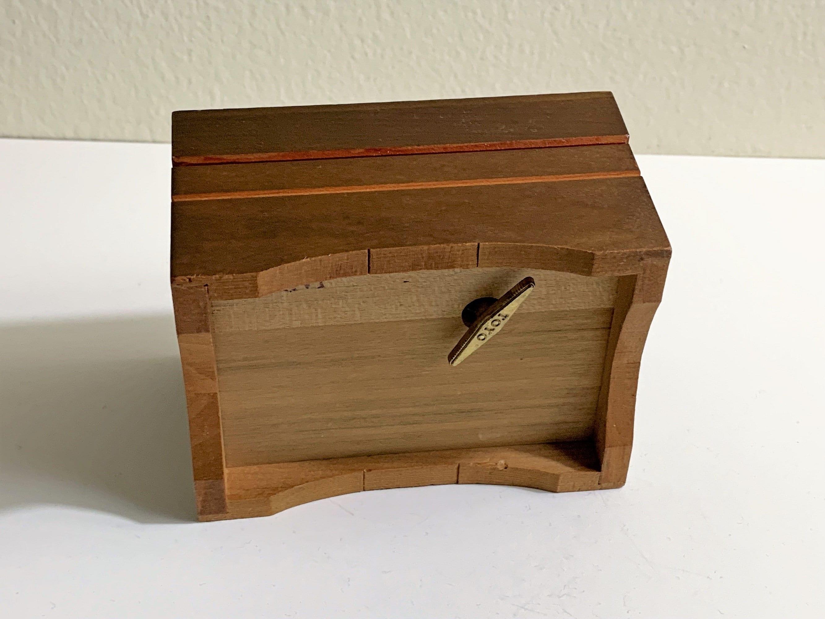 Hummel Original Rain Children with Umbrella, Toyo Japan Music Box