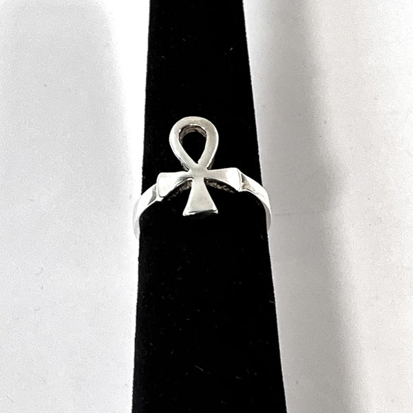 Vintage Sterling Silver Egyptian Ankh Ring, Symbol of Life, 3.20 Grams. Size 7 1/2 US, Circa 1970's. Signed 'JWK'. Free US Shipping.