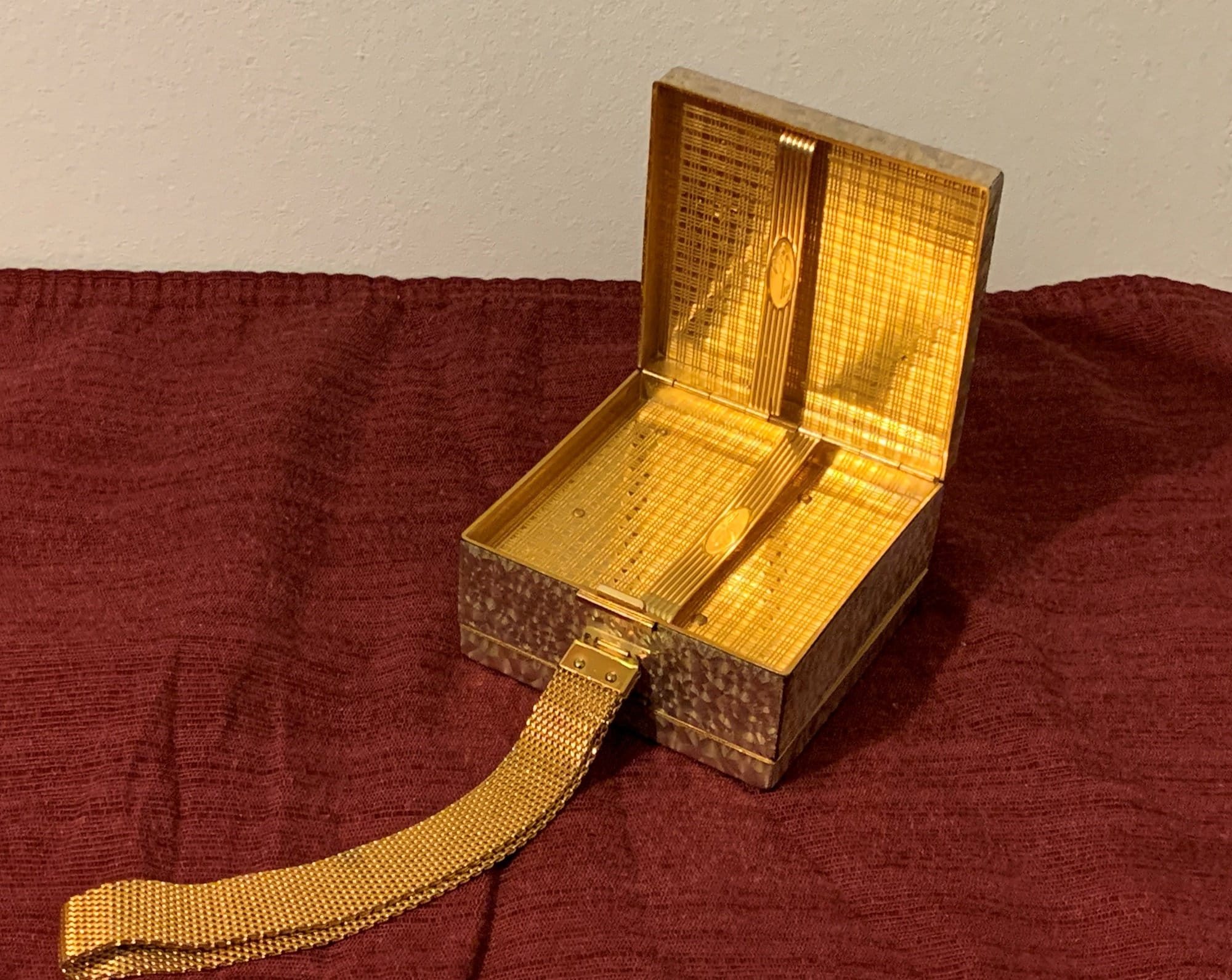 Vintage Evans Elegance Gilded Evening Wristlet Necessity Vanity