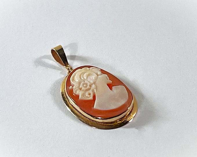 Antique 14K Solid Yellow Gold Carved Shell Cameo Pendant, Italy, Triple Bezel Frame, 30X20mm, Top Grade, 2.70 Grams. Free US Shipping.