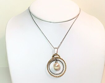 Sterling Silver Gold Accents Cultured Pearl 9mm Hand Made Necklace, 1 1/8" Circle,  18" Box Chain, Rhodium.