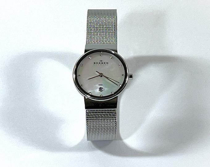 Vintage Skagen Denmark "Ancher" Steel® Mesh Women Watch. MOP Dial, Date, WR 3ATM, 26mm Case. 14mm Lugs, Serviced. Free US Shipping