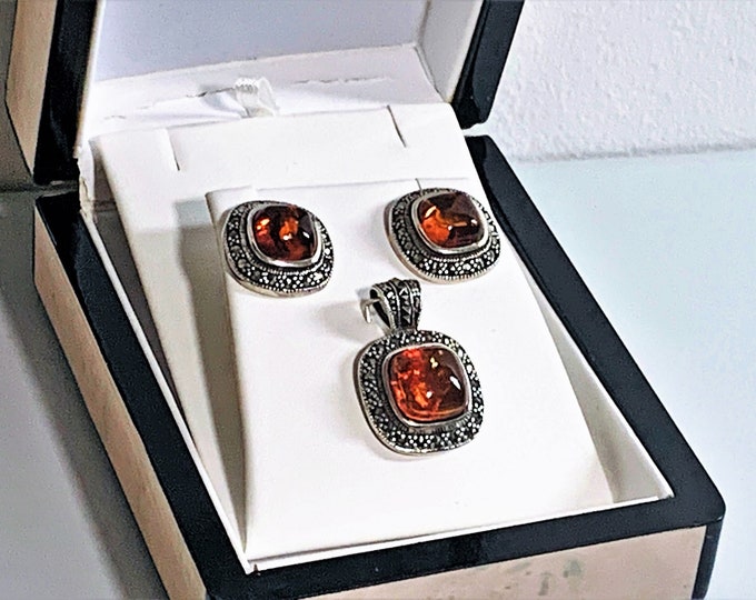 Vintage Sterling Silver Natural Baltic Amber & Marcasite Earring and Pendant Set, Cushion Shape. 18mm Earring, 28mm Pendant. Exquisite Set.