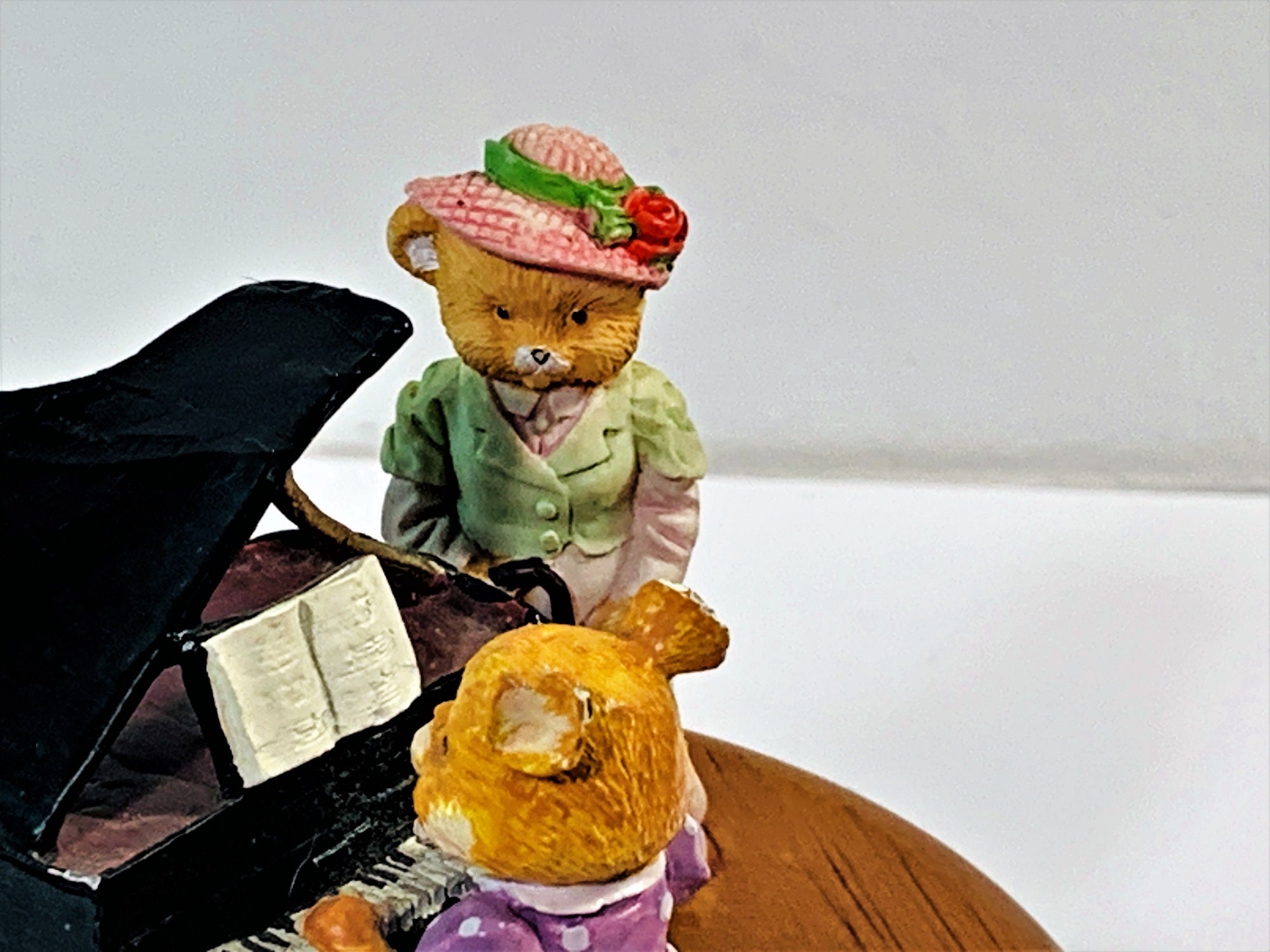 Vintage 1990 Collectible Enesco™ Figurine Music Box, Moon River, 5 Carved  Oak Base, Bisque Figurines. 'Piano Lesson', Free US Shipping