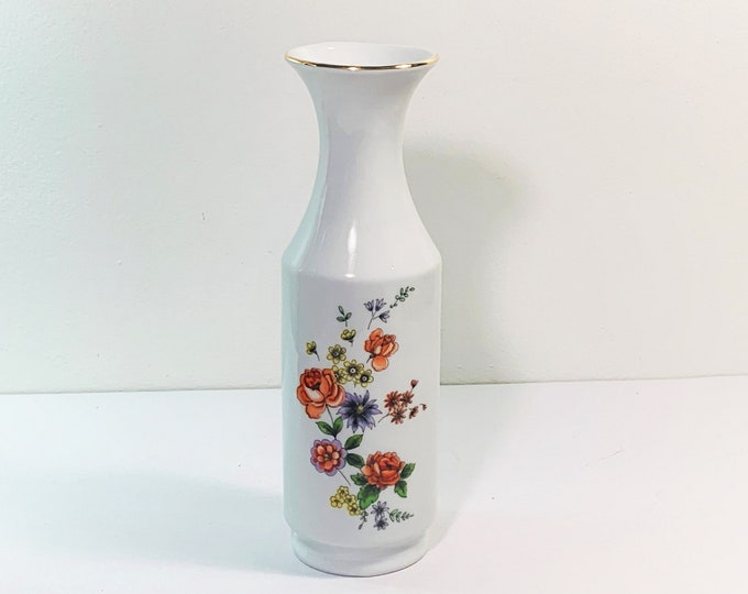 Vintage Royal Porzellan Bavaria KPM Floral Vase, Hand Crafted & Painted in Germany. 8.25” - 21 cm T.  2.5” D. Mint Grade, Free US Shipping.