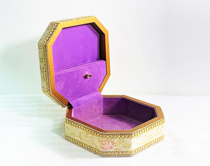 Vintage 1987 Schmid Collection Musical jewelry Box, Patterned Fabric on Wood, Gold Trims, Violet Lining, Plays Well, Free US Shipping