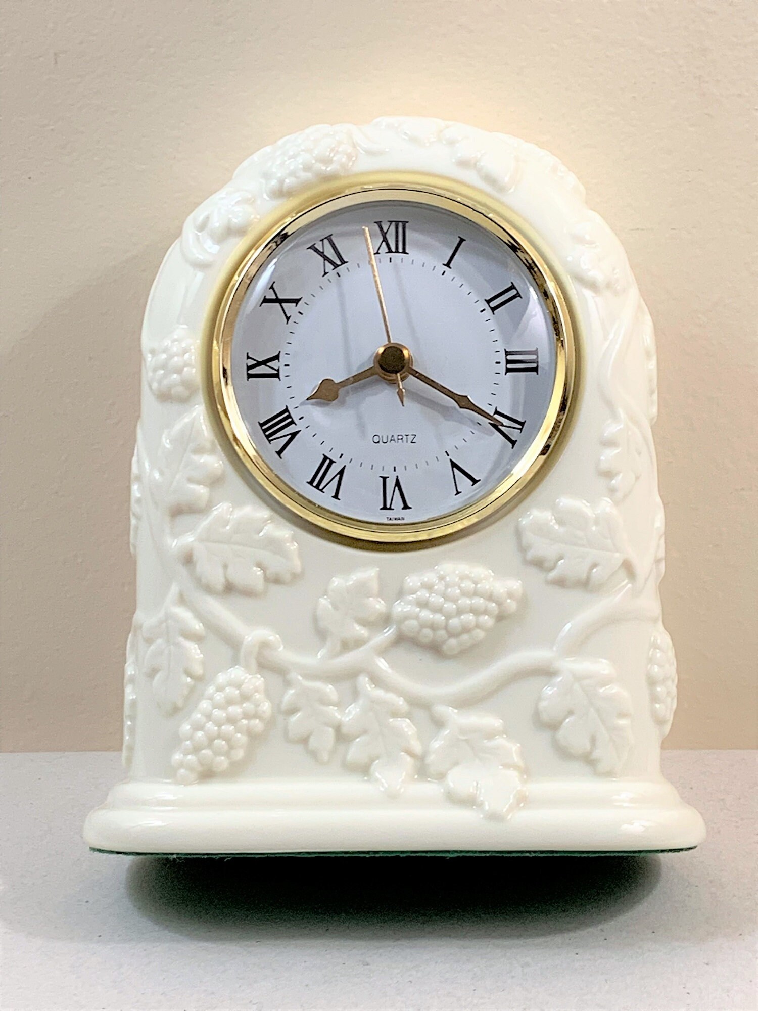 Prcelain Mantle Clock, Elegant Clean Hand Crafted Bright with Large