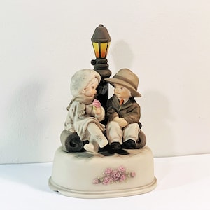 Vintage 1996 Kim Anderson/Verkerke© &quot;True Love&quot; Music Box Figurine, Hand Painted Bisque Porcelain, Sankyo Music, A Grade. Free US Shipping.