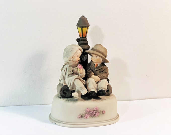 Vintage 1996 Kim Anderson/Verkerke© "True Love" Music Box Figurine, Hand Painted Bisque Porcelain, Sankyo Music, A Grade. Free US Shipping.