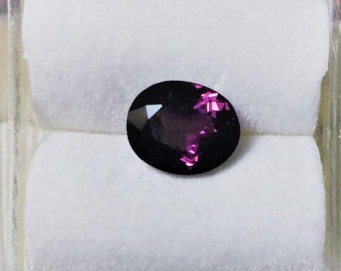 Natural Purple Spinel from Sri Lanka. Oval Cut 7.9 X 6.45 mm. 1.46 cts. Untreated Gemstone with Great luster
