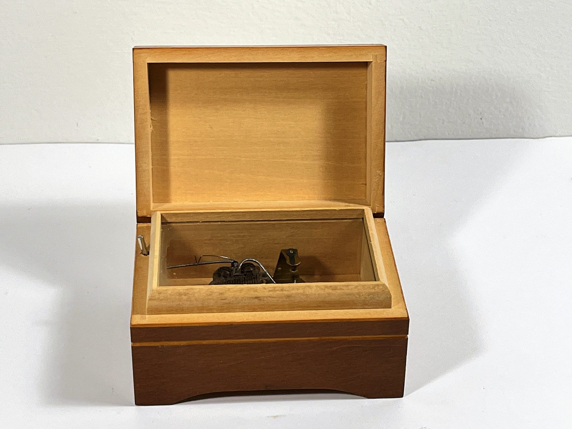 Vintage Reuge Ste Croix Swiss Music Box, Tune Edelweiss