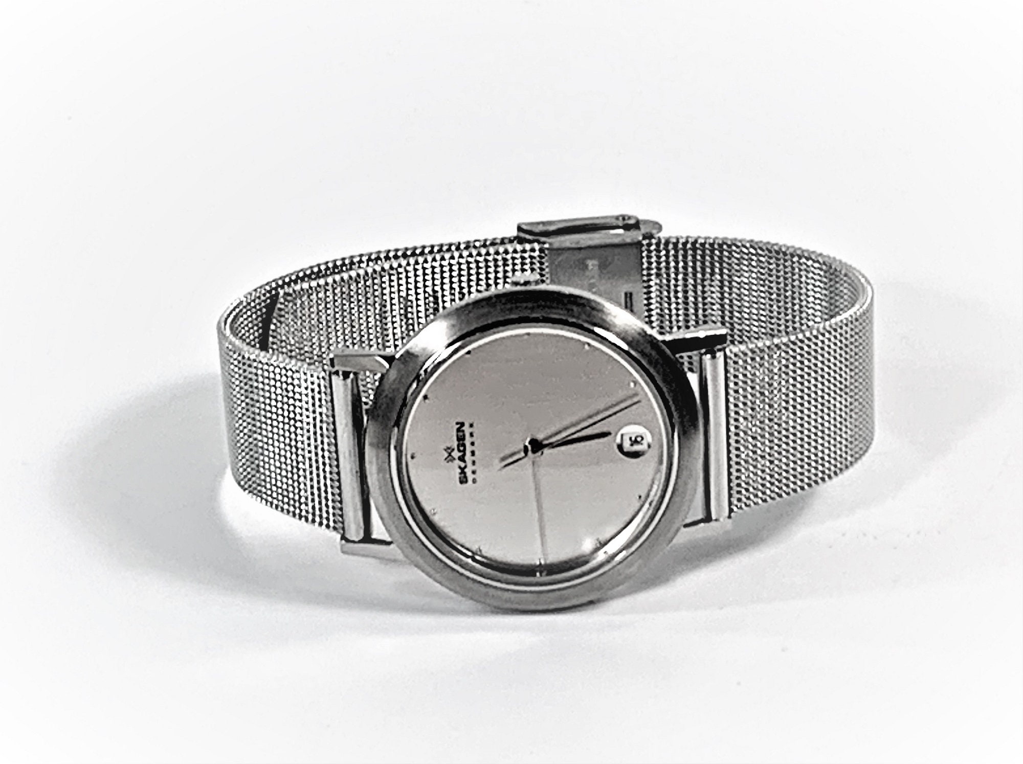 Vintage Skagen Denmark Classic Mesh Band Unisex Watch, All 