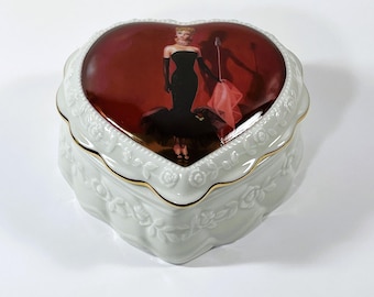 The Barbie™ 1995 "Solo in the Spotlight" Collectible Music Box, Tune: "Unforgettable", Licensed. 5.5" Heart. Top Grade. Free US Shipping