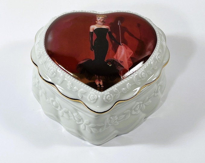 The Barbie™ 1995 "Solo in the Spotlight" Collectible Music Box, Tune: "Unforgettable", Licensed. 5.5" Heart. Top Grade. Free US Shipping