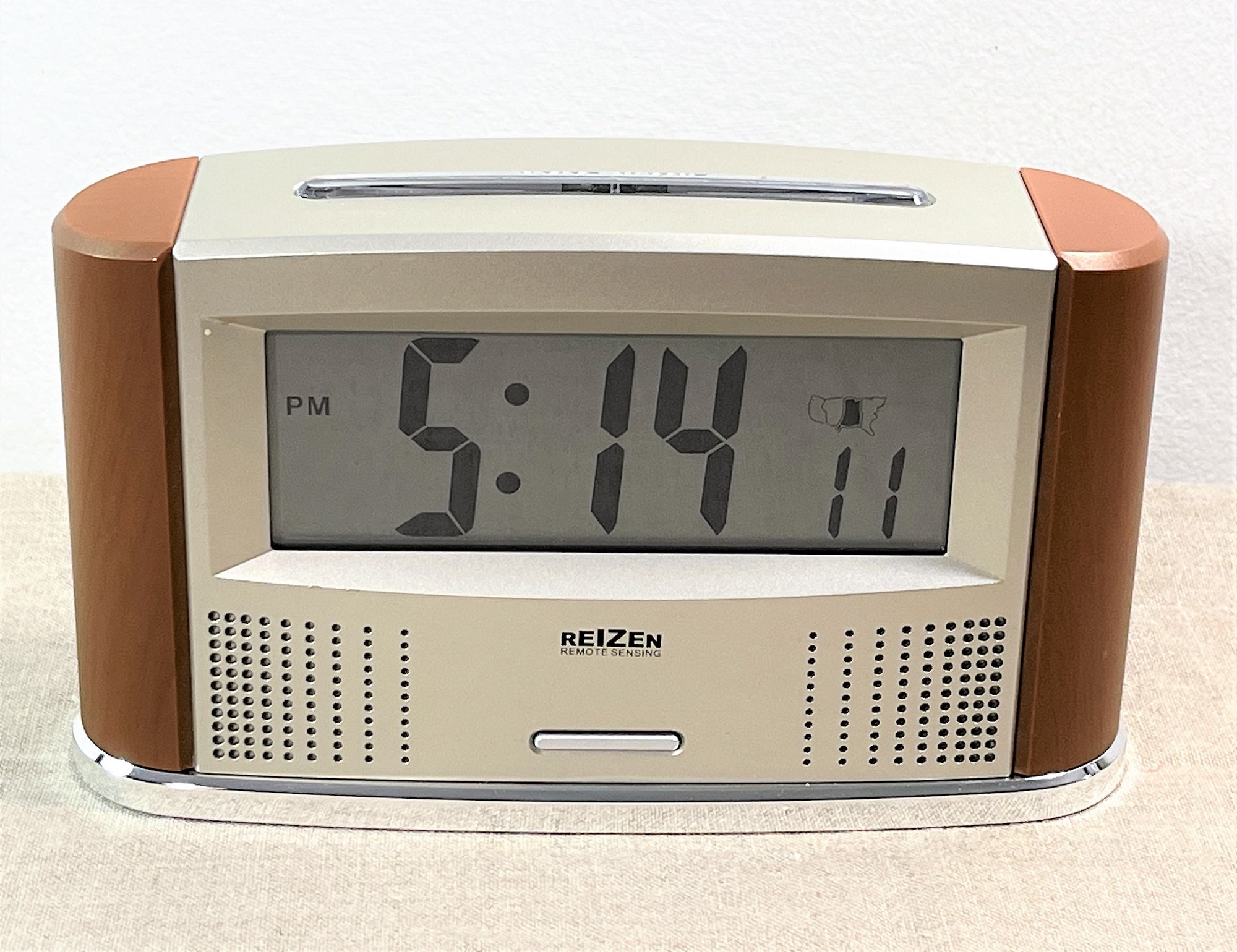 Reizen Atomic Talking Alarm Clock, Wireless Remote Sensor, Large