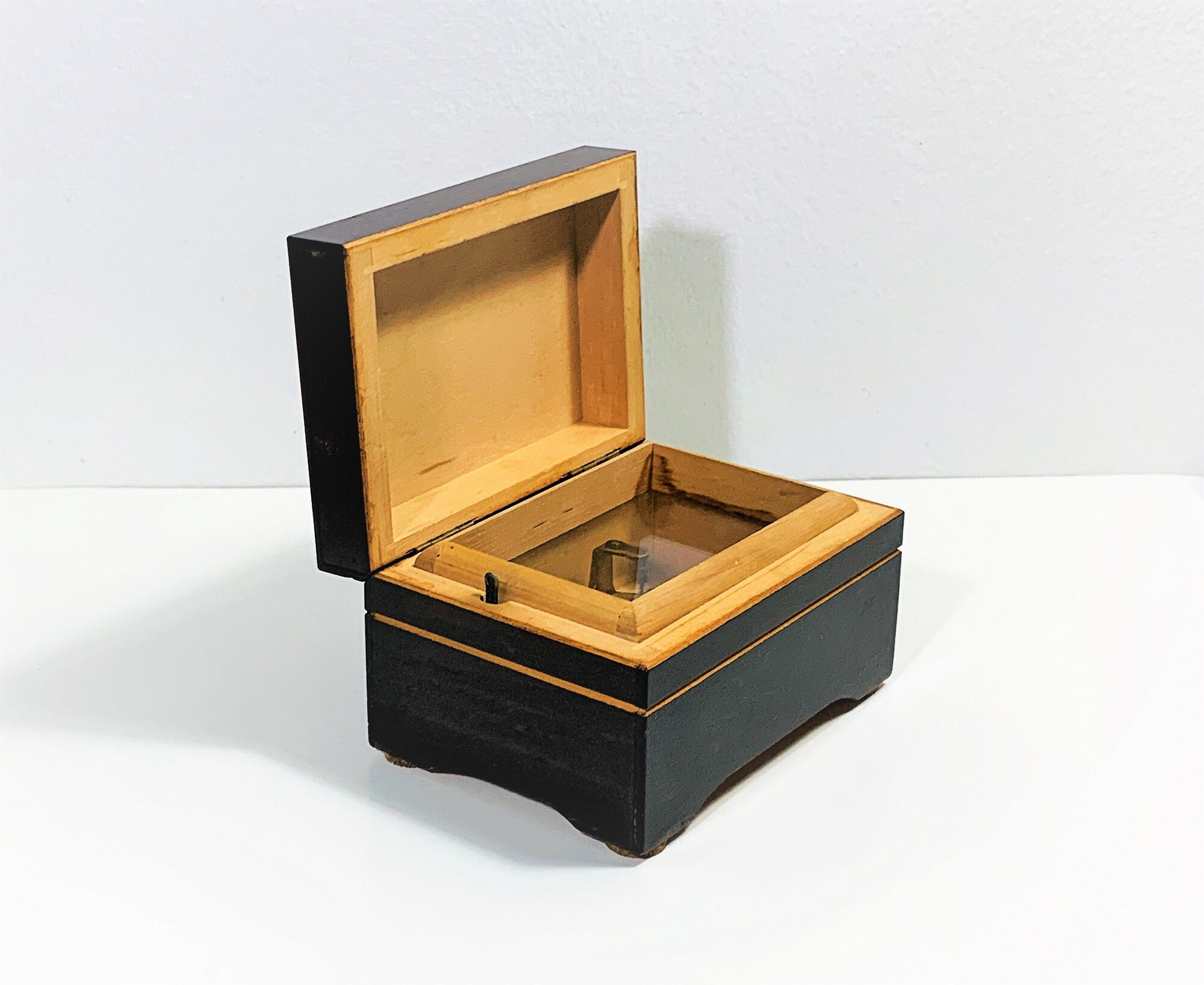 Reuge Sainte Croix Switzerland Music Box, Tune Yellow Bird