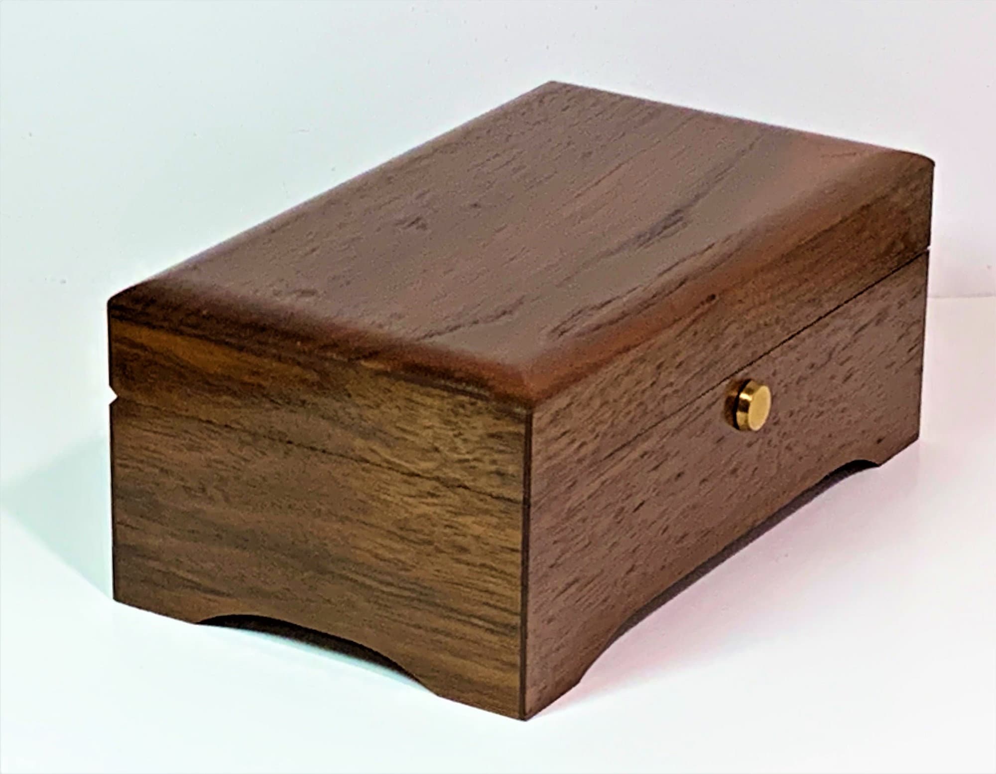 Collectible Reuge Sainte-Croix Swiss Classic Walnut 36 Note Collectible Reuge Sainte-Croix Swiss Classic Walnut 36 Note