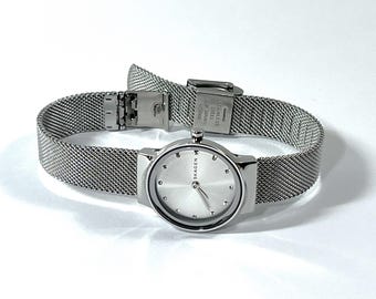 Skagen Denmark Freja® SKW2715 Women Mesh Band Watch. 26mm Case. Silver Dial, Mineral Crystal, WR 5ATM, 12mm Lugs, Mint, Free US Shipping
