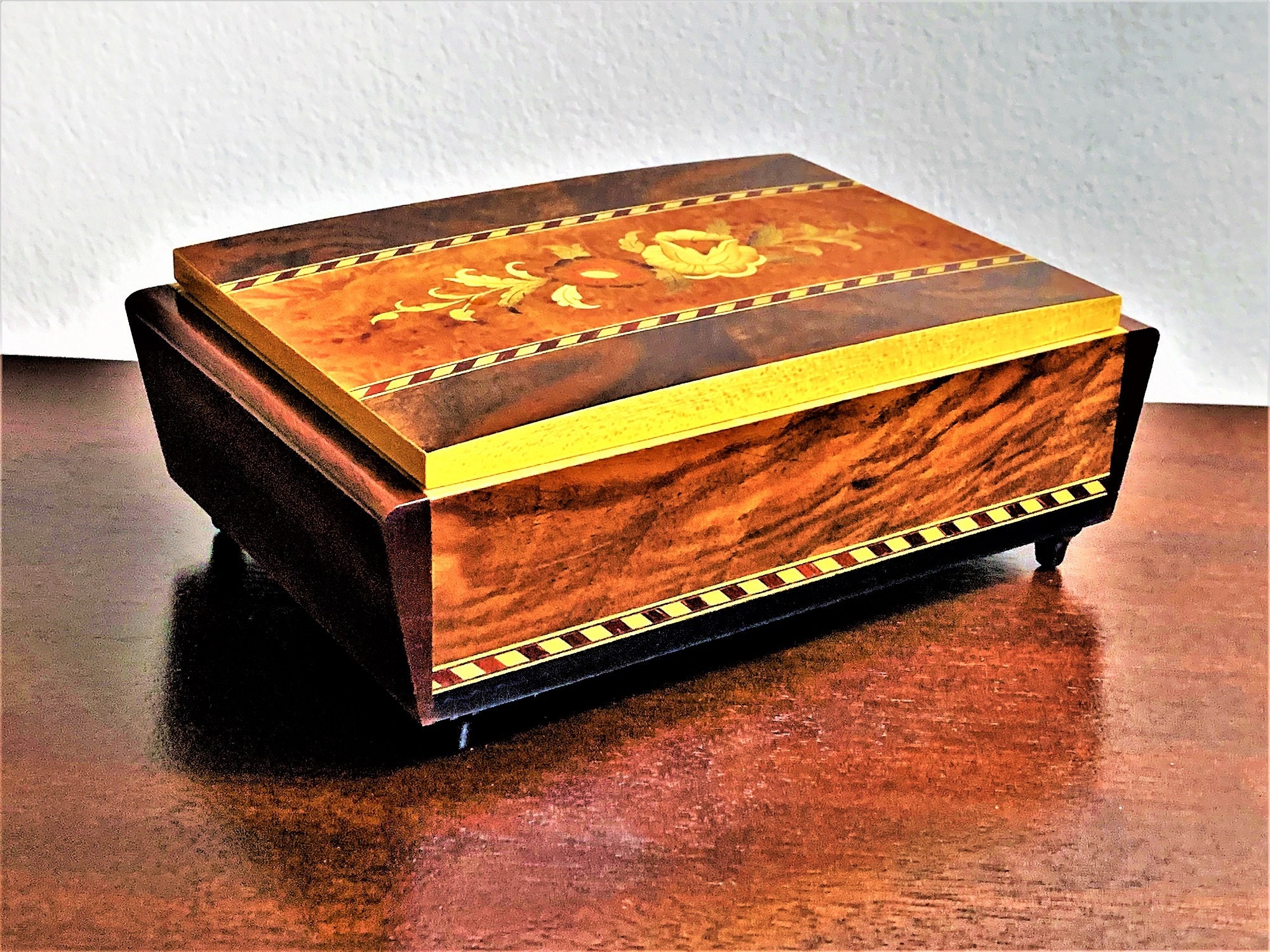 Collectible Reuge Swiss Music Box, 6 Songs (72 Notes), Fine Woods Inlaid Varnished Hand Crafted