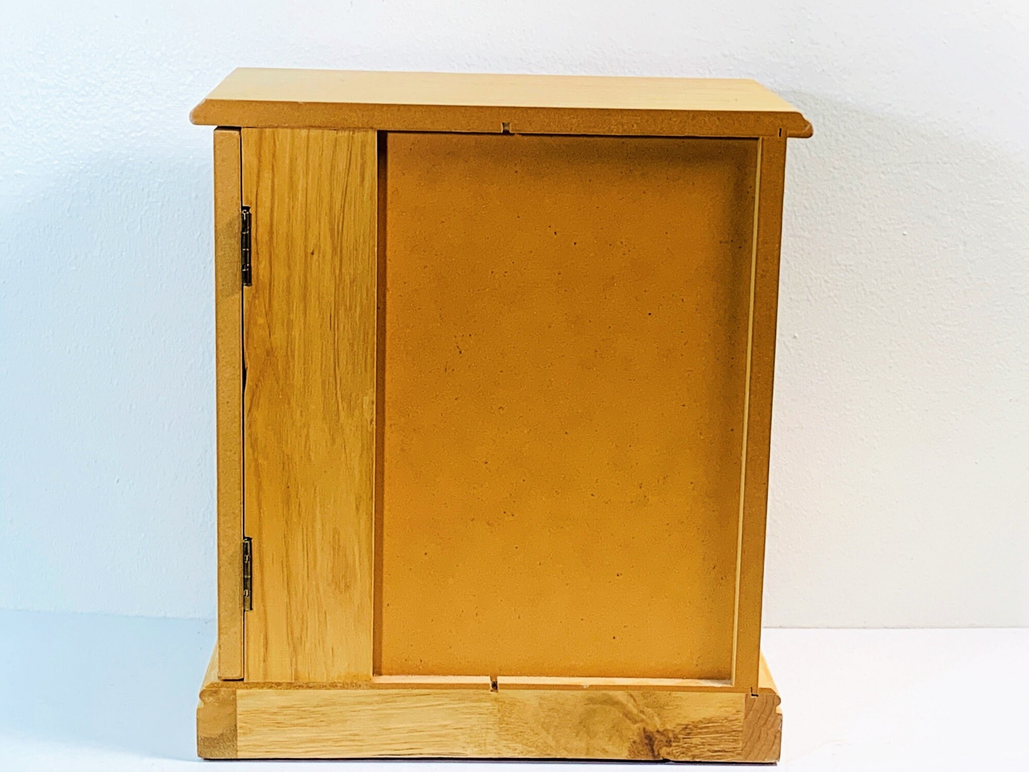 5 Reasons Why the Oak Jewelry Armoire is a Must-Have