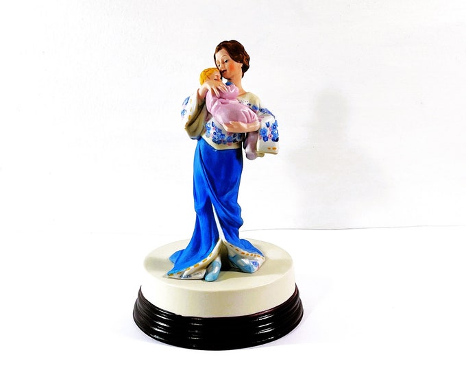 Vintage 1988 "Dreams Come True" Musical Mother & Baby Figurine, Plays 'When You Wish Upon A Star', 8.5" T. 4.75" Base, Free US Shipping