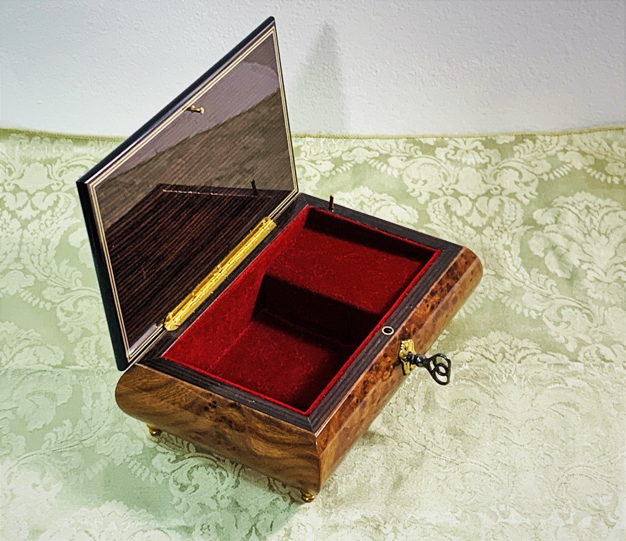 Collectible Reuge Romance Swiss Music Box, Memory. 18 Key, Fine Burl