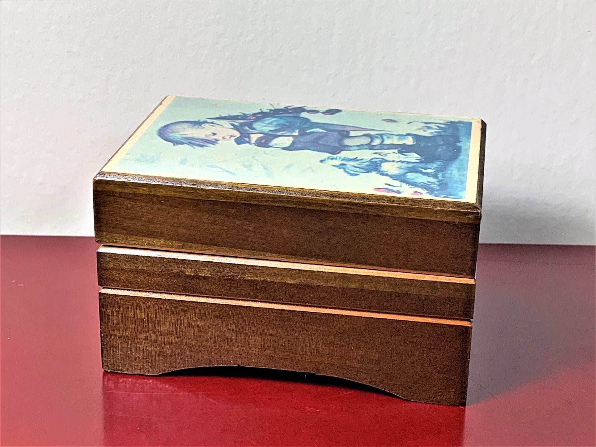 Vintage Hummel Toyo Japan Music Box, Varnished and Natural Wood, Plays