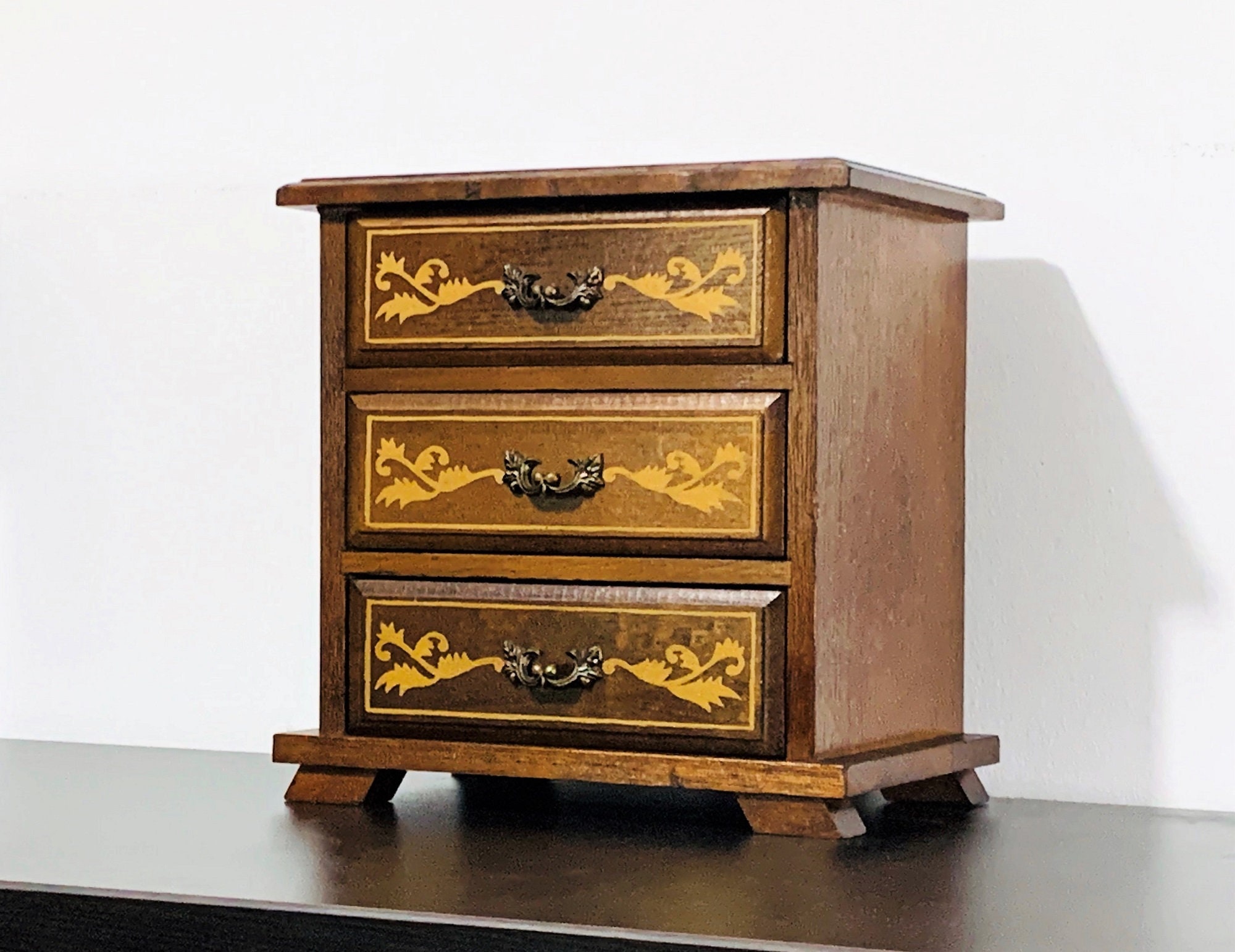 Vintage Carved Rosewood Laurel Japan Music Box 'Moonlight Vintage Carved Rosewood Laurel Japan Music Box 'Moonlight