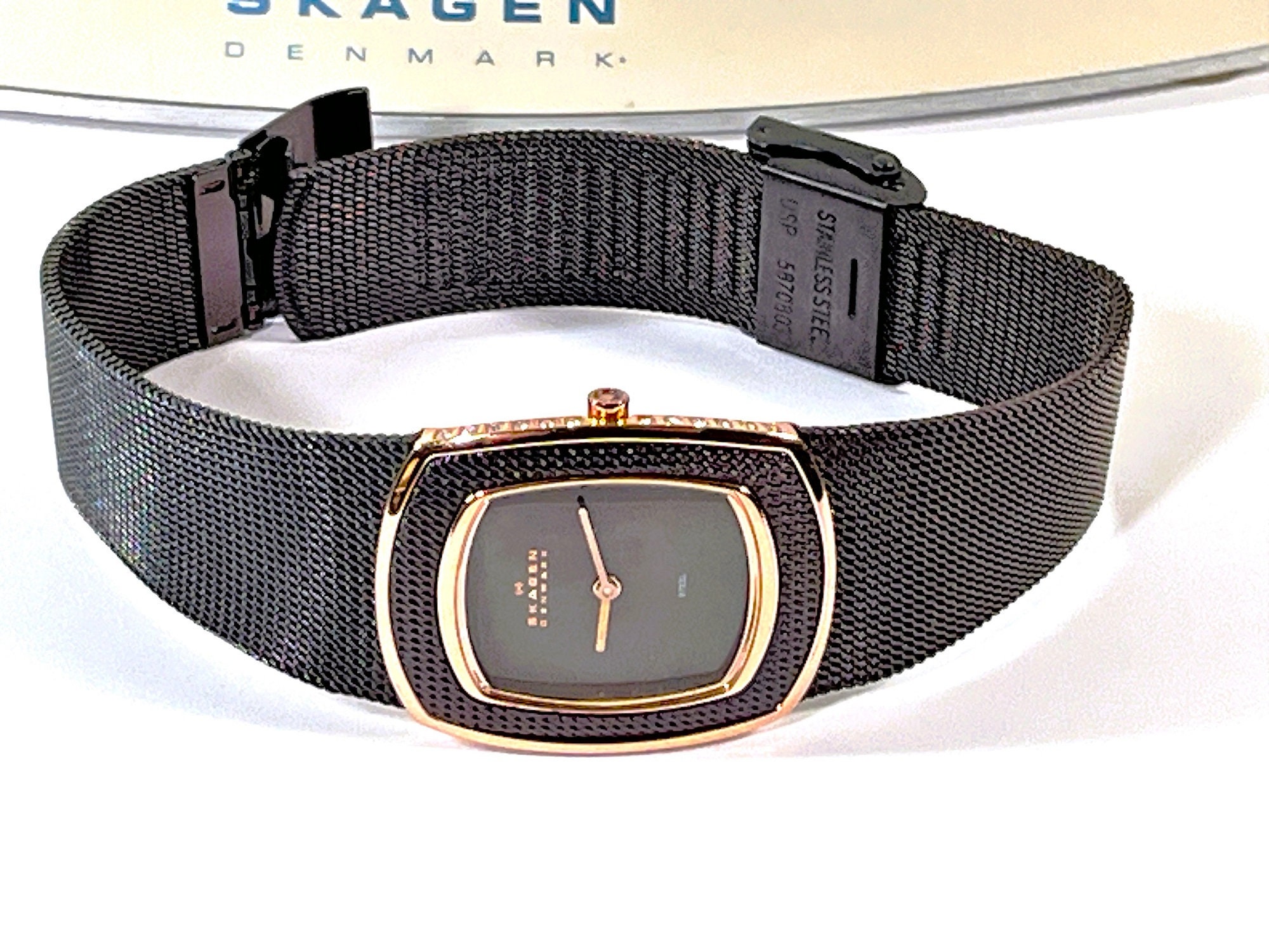 Skagen Denmark Steel Mesh Band Watch 549SRMD Brown MOP Dial Rose Gold Bezels Chocolate Bronze Finish 32X27mm Serviced Free US Shipping