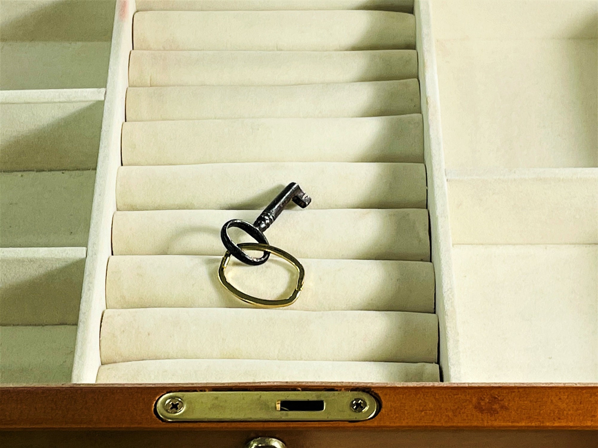 Vintage Large Wood Jewelry Chest, Key Lock, 13 W. 8.5 L. 7 T. Large