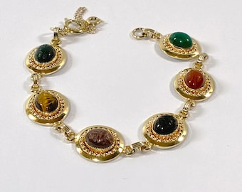 VTG Atlas™ 1960's 12K Gold Filled Scarab Bracelet, 6 Carved Gemstones Scarabs 10X8mm, Safety Chain, Good Condition. 7" L. Free US Shipping