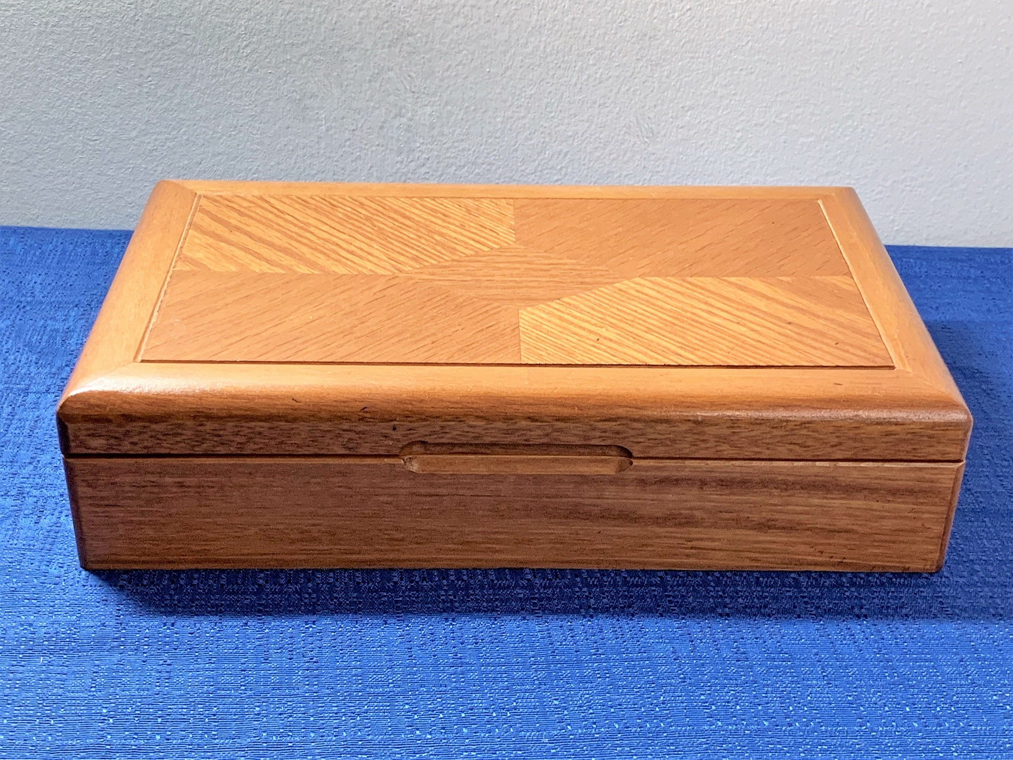 Solid Wood & Veneers Jewelry Box, Wide with Removable Tray, Padded