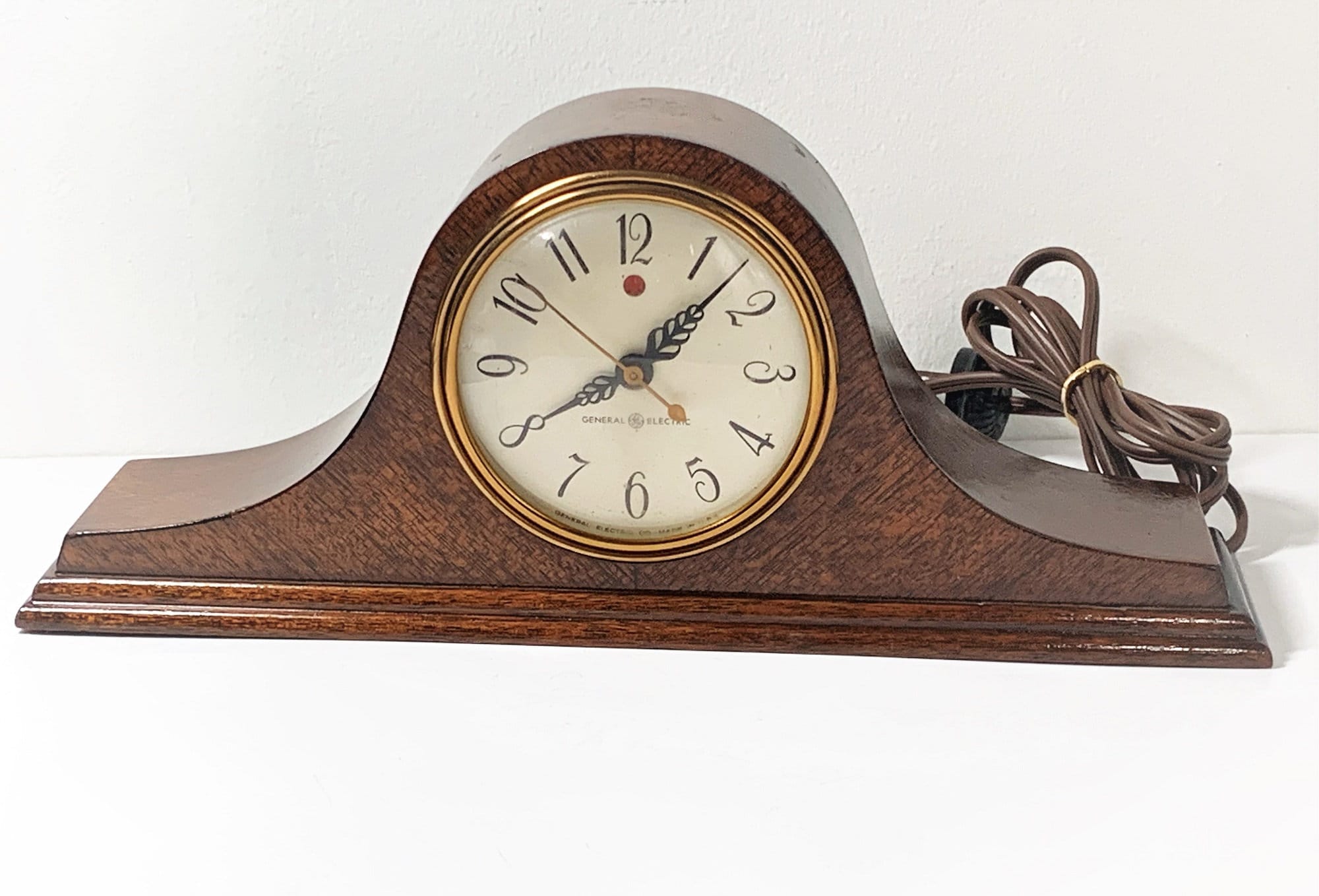 1940's General Electric Pristine Solid Wood Mantle Clock Model 3H06