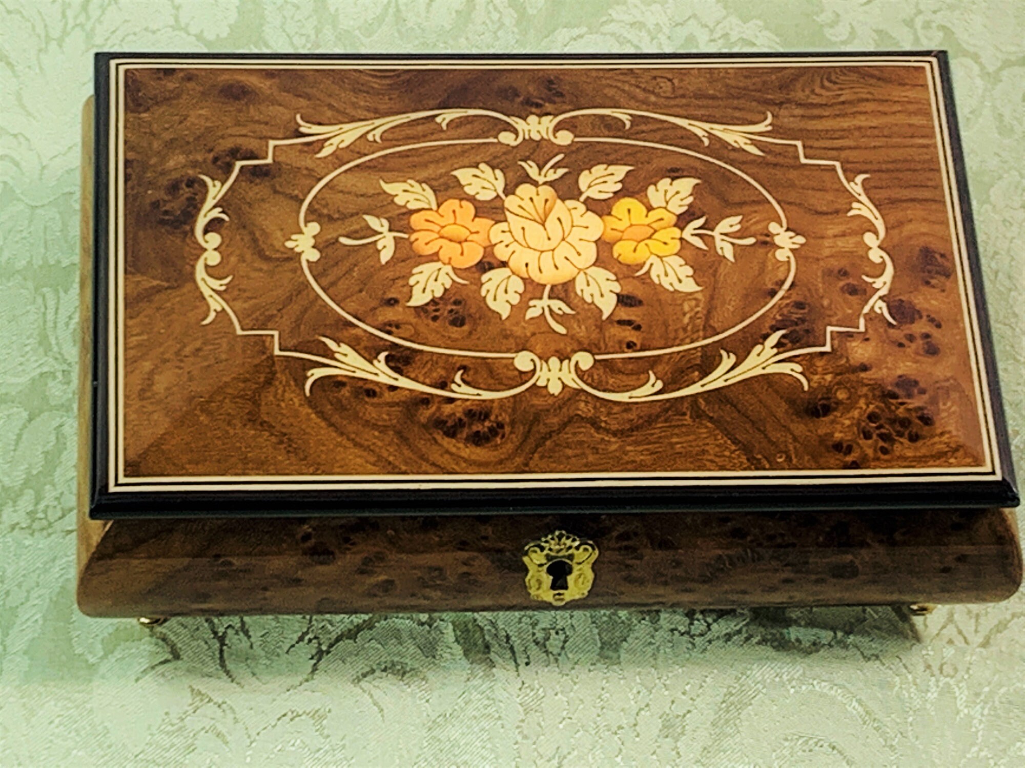 Collectible Reuge Romance Swiss Music Box, Memory. 18 Key, Fine Burl