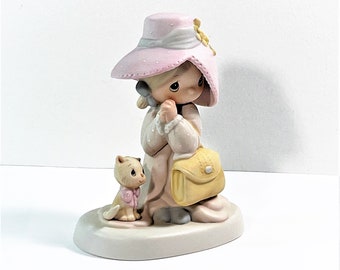 Vintage 1983 "To A Very Special Mom" Figurine By ©Jonathan & David, Hand Painted Bisque Porcelain, 5.5" T. 4.25" W. Signed. Free US Shipping