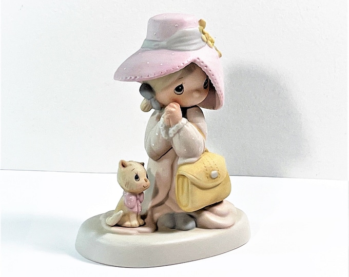 Vintage 1983 "To A Very Special Mom" Figurine By ©Jonathan & David, Hand Painted Bisque Porcelain, 5.5" T. 4.25" W. Signed. Free US Shipping