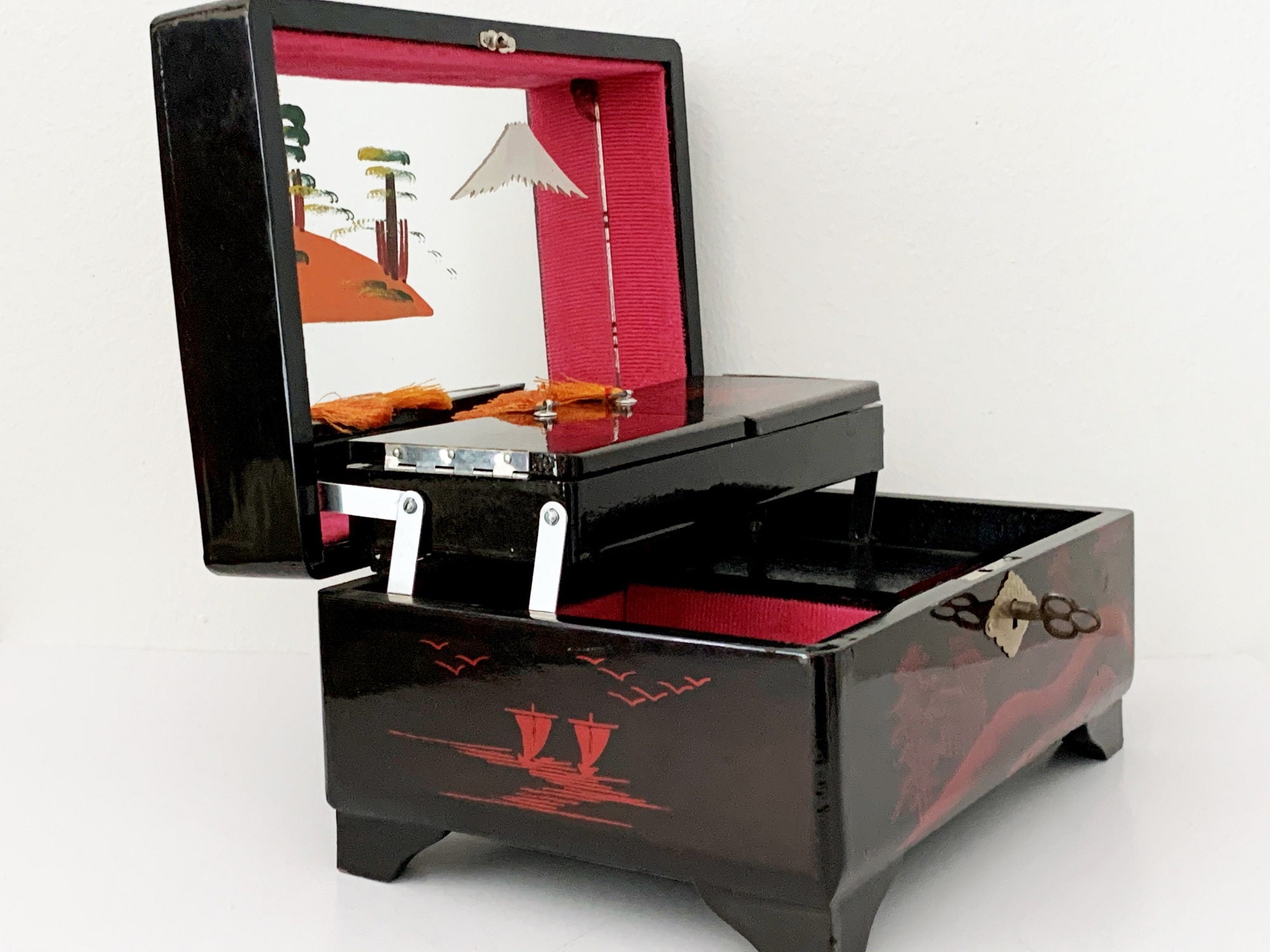 Asahi Shouten Japan Black and Red Lacquered Wood Jewelry Music Box