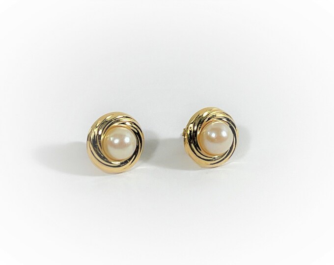 14K Yellow Gold Cultured Pearls Earrings, 6mm High Grade Pearls, Swirl Pattern Frame, 1/2" Diameter. Free US Shipping.