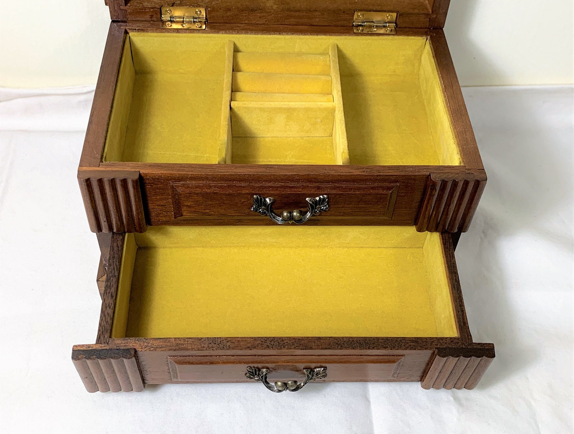 Vintage Solid Oak Musical Jewelry Box, Toyo Japan Music Box, Colorful Canvas Scenary Top, Mirror, Padded Section and Drawer, 9 W - 6 D Vintage Solid Oak Musical Jewelry Box, Toyo Japan Music Box, Colorful Canvas Scenary Top, Mirror, Padded Section and Drawer, 9 W - 6 D