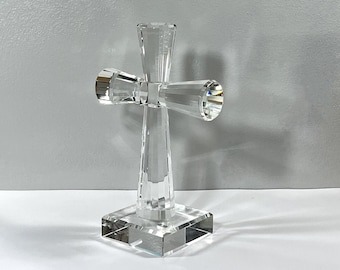 Oleg Cassini™ Fine Lead Crystal Cross Faceted Sculpture, Signed. 9" T. 6" W, 3.5" Base. Impressive Piece, Mint Condition. Free US Shipping