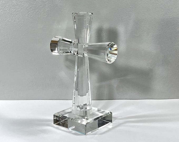 Oleg Cassini™ Fine Lead Crystal Cross Faceted Sculpture, Signed. 9" T. 6" W, 3.5" Base. Impressive Piece, Mint Condition. Free US Shipping