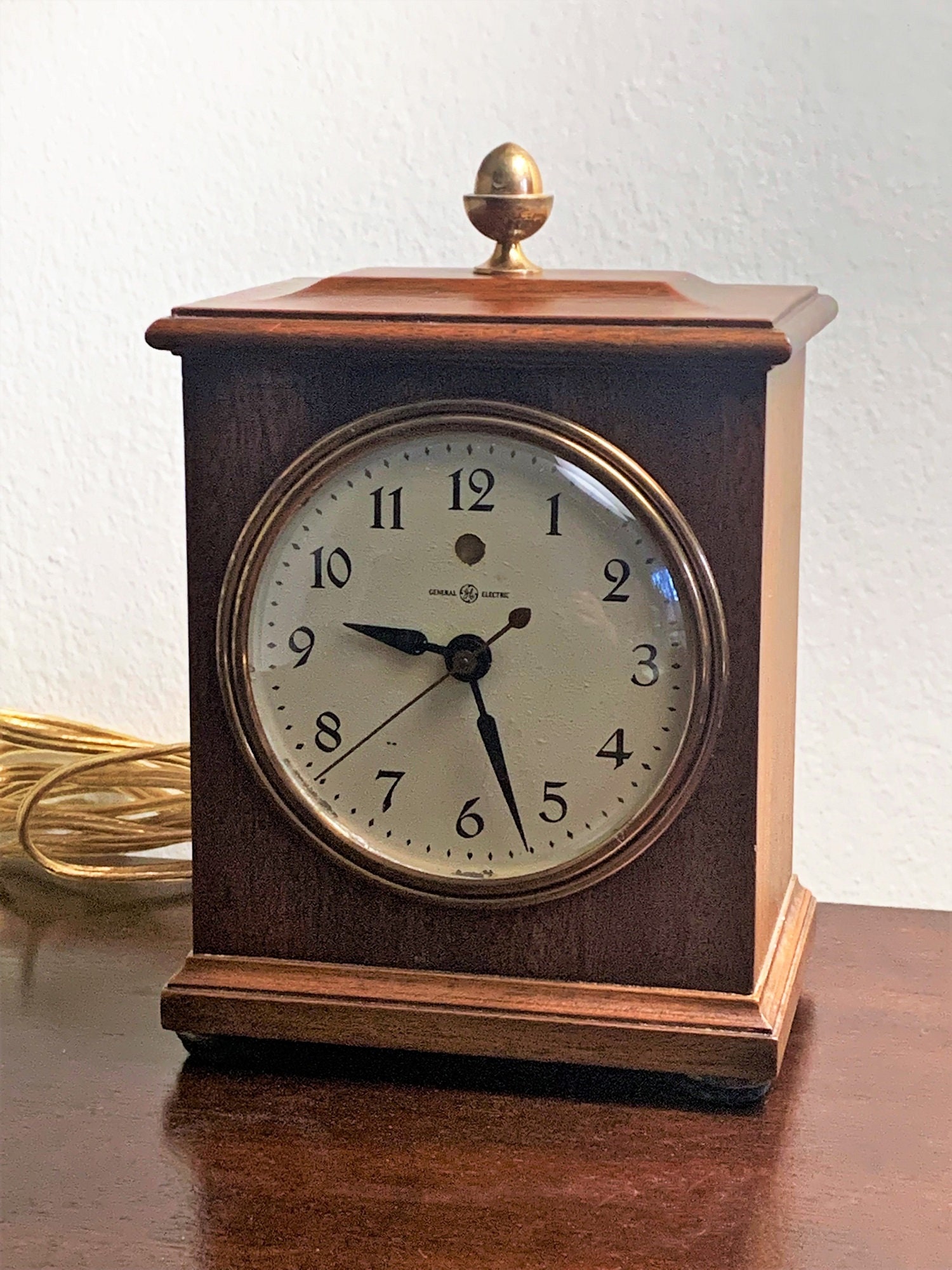 Vintage General Electric Classic Wood and Brass Mantle Clock, Amazing