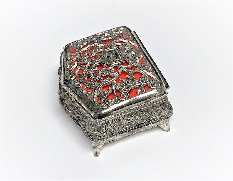 Filigree Top Free US Shipping. Red Velvet Raised Patterns 2 L Antique Silver Clad Small Treasure Box 4 Feet 2.75 W Japan 1950/'s