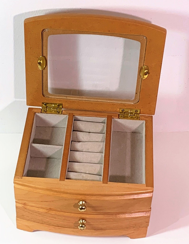 Rings Section Refinished /& Cleaned Hinged lid Glass Window Beautiful Carved Wood 2 Levels Padded Divided Drawer Solid Oak Jewelry Box