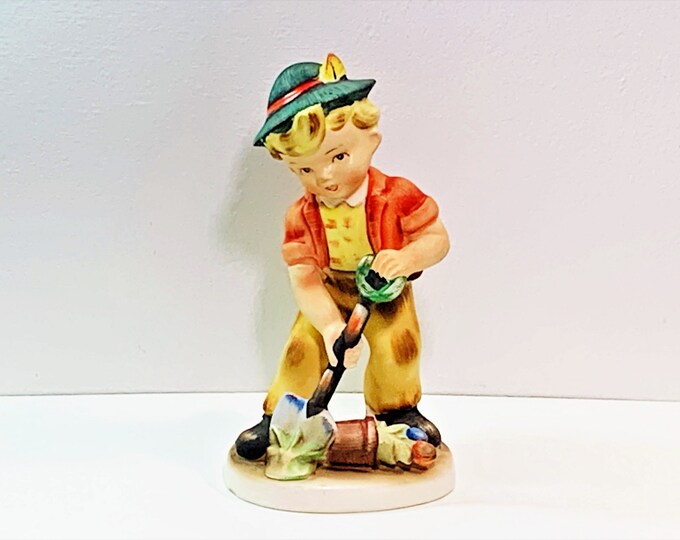 Vintage Lefton "Little Gardner" Figurine, #1110 1950"s, Adorable Bisque Porcelain Figurine, Top Grade Condition, 6.5" T. Free US Shipping.