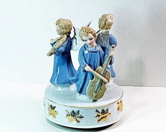 Vintage Sears Roebuck 1973 Porcelain Angels Musicians Figurine Revolving Music Box, Marked Love Song, Well Preserved. 5.75" T. 4.5" D. Nice.