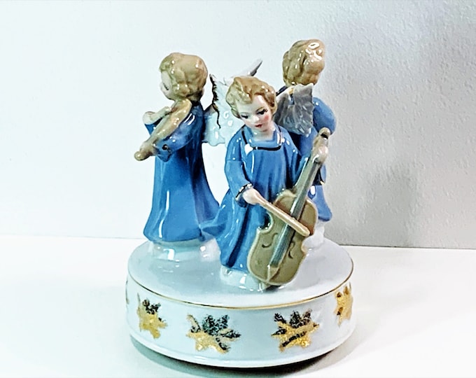Vintage Sears Roebuck 1973 Porcelain Angels Musicians Figurine Revolving Music Box, Marked Love Song, Well Preserved. 5.75" T. 4.5" D. Nice.