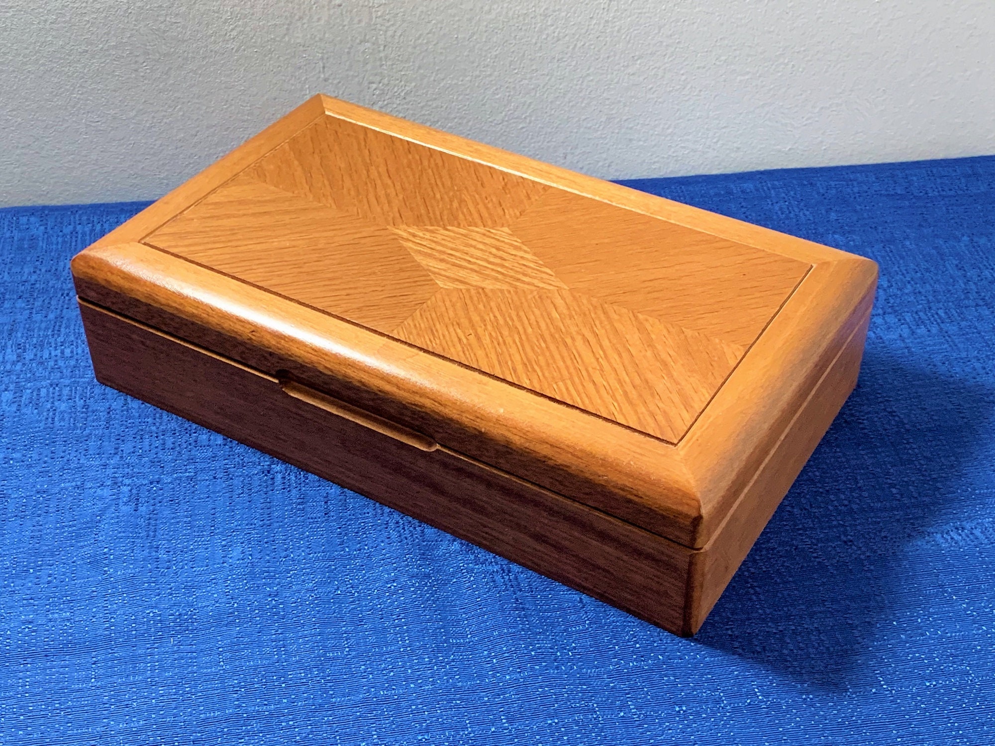 Solid Wood & Veneers Jewelry Box, Wide with Removable Tray, Padded