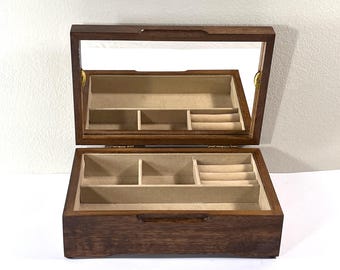 VTG London Leather™ Carved Teak Wood Jewelry Box, Etched Mirror Top, Mirror Inside. 9" W. 6" L. 3.5" H. Sections, Restored. Free US Shipping