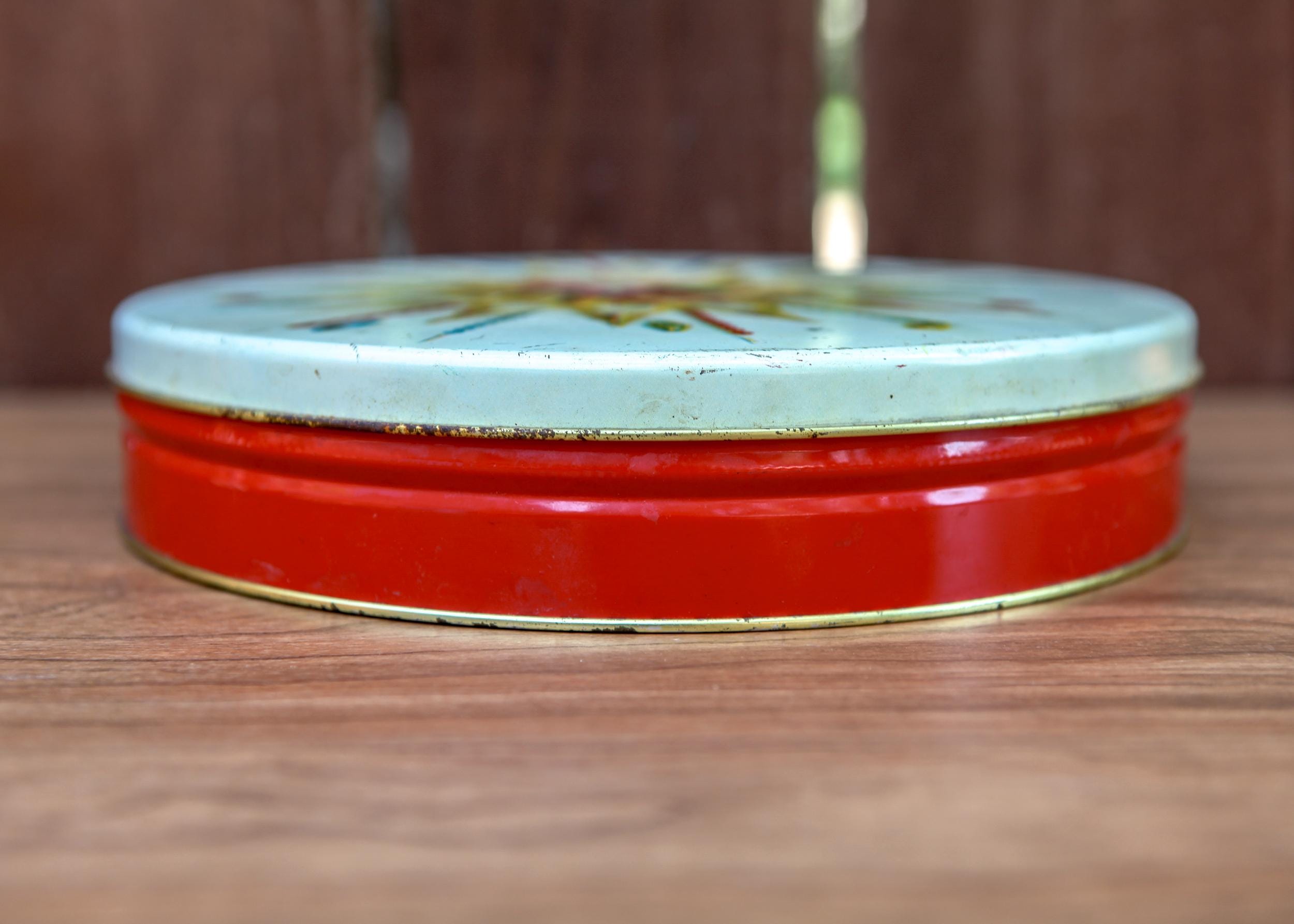 Mid-century 10-inch Round Christmas Fruitcake Tin by Merico, Inc ...